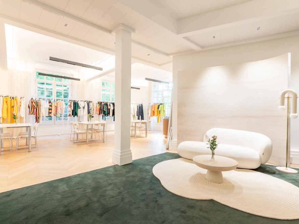 Sitemapcdatahttpfedykniqoocomtikamoon Showroom Paris